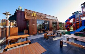 McDonald's. Bestrating zakelijke of particuliere tuin